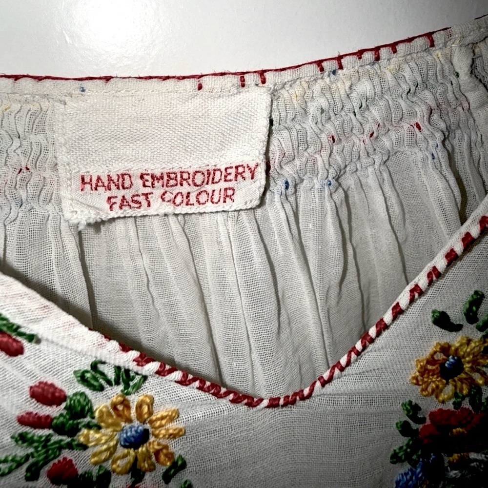 Vintage Hungarian Hand Embroidered Top | Penny Lane 1930’s boho flower child XS - Picture 12 of 16